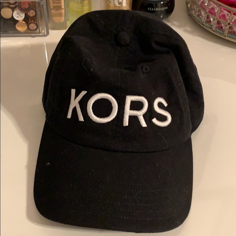 Michael Kors hat